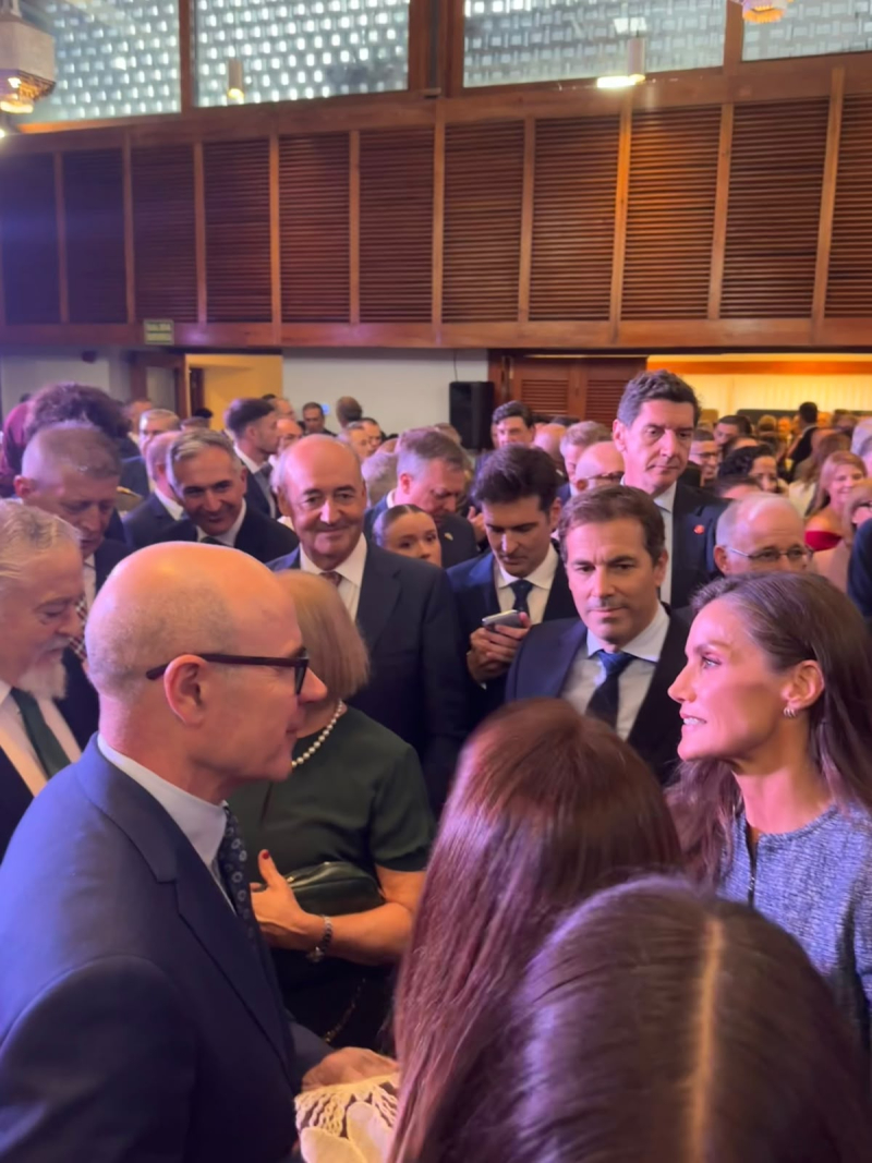 Imagen de la noticia: El rector de la UGR acompaña a los Reyes en su visita a Ceuta