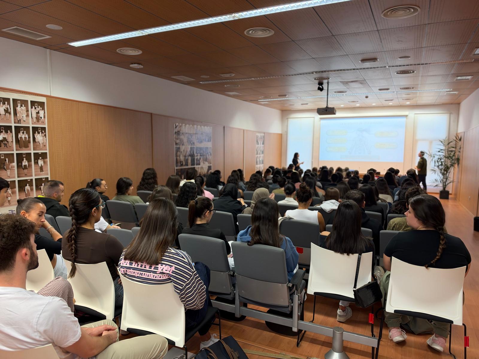 Imagen de la noticia: La Facultad de Ciencias de la Salud forma a su alumnado en gestión de la ansiedad