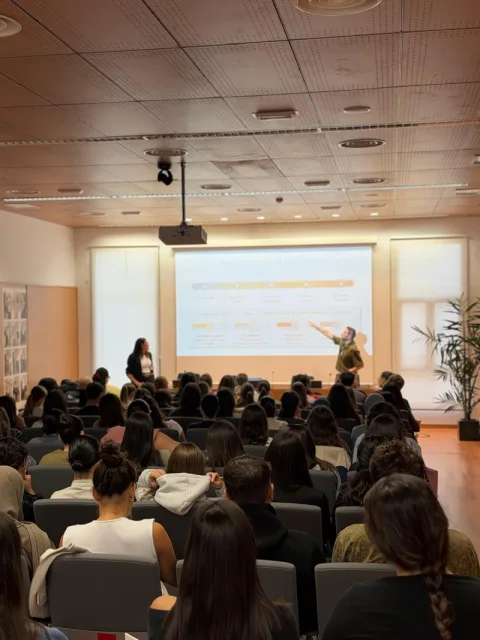 Imagen de la noticia: La Facultad de Ciencias de la Salud forma a su alumnado en gestión de la ansiedad